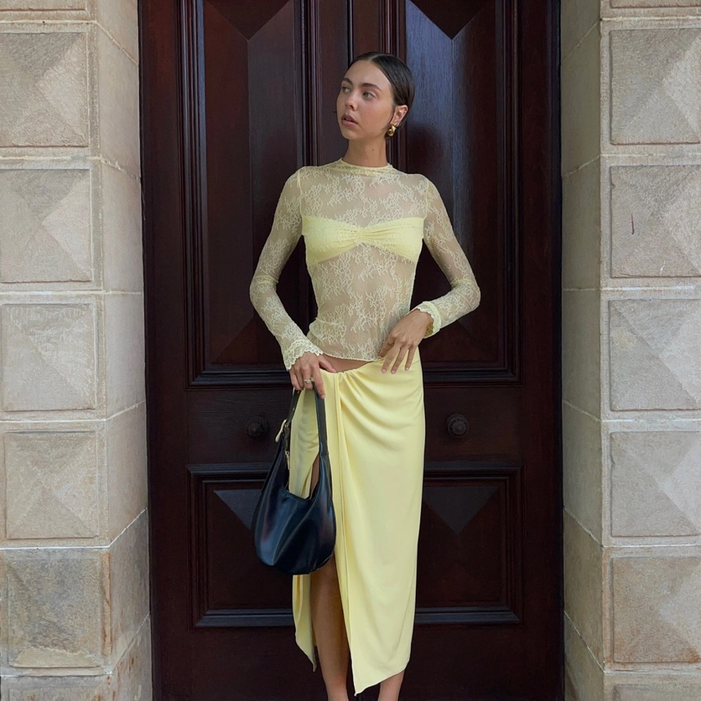 BENNI Elegant Yellow Lace Midi Dress